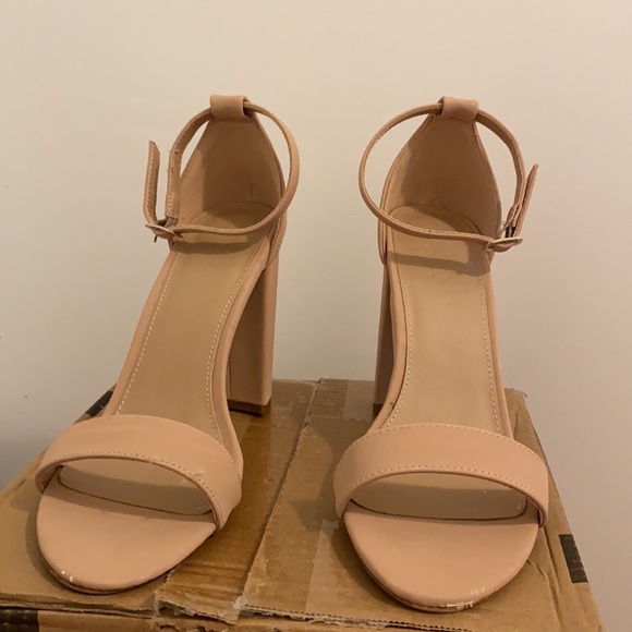 Charlotte Russe Tan Chunky Heels with Buckle Strap - Picture 1 of 5